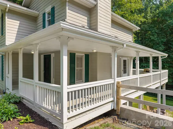 218 Junaluska Oaks DR, Waynesville, NC 28786