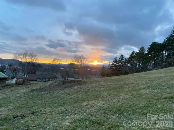 67 Burney Mountain RD, Fletcher, NC 28732