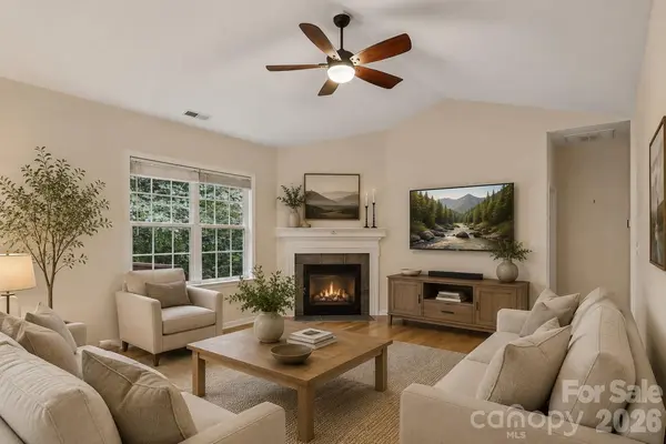 102 Woodcreek CIR, Swannanoa, NC 28778