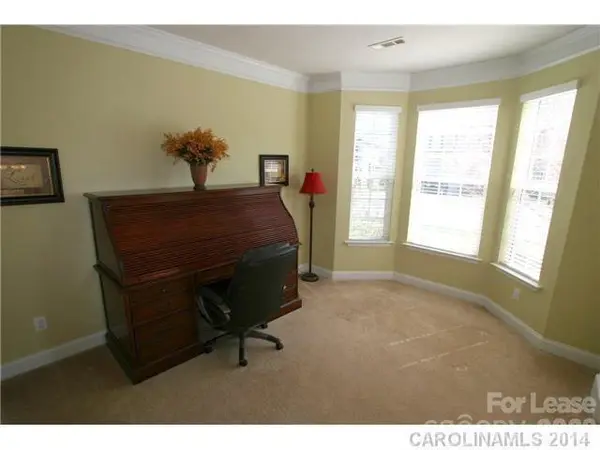 10132 Montrose DR NW, Charlotte, NC 28269