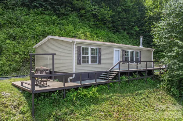 92 Bobcat RD, Maggie Valley, NC 28751