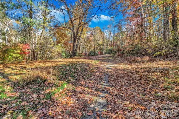 99999 Leisure Mountain RD, Asheville, NC 28804