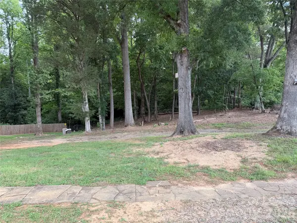 147 Crooked LN, Statesville, NC 28625
