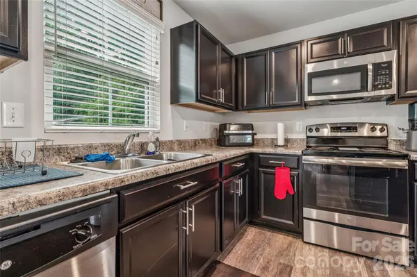 1076 SE Tangle Ridge DR SE, Concord, NC 28025