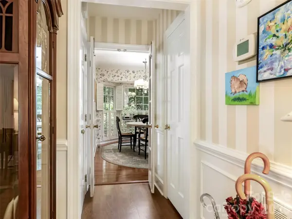 245 Medearis DR, Charlotte, NC 28211