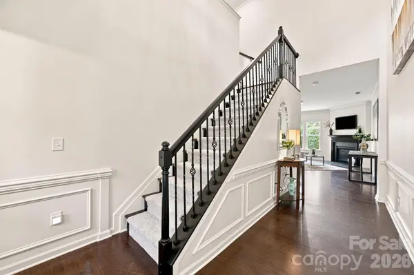 5842 Glassport LN, Charlotte, NC 28210