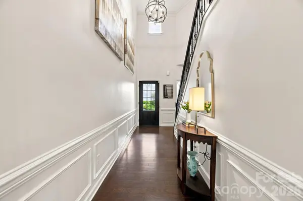 5842 Glassport LN, Charlotte, NC 28210