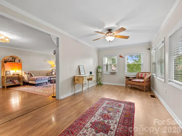 32 Fair DR, Candler, NC 28715