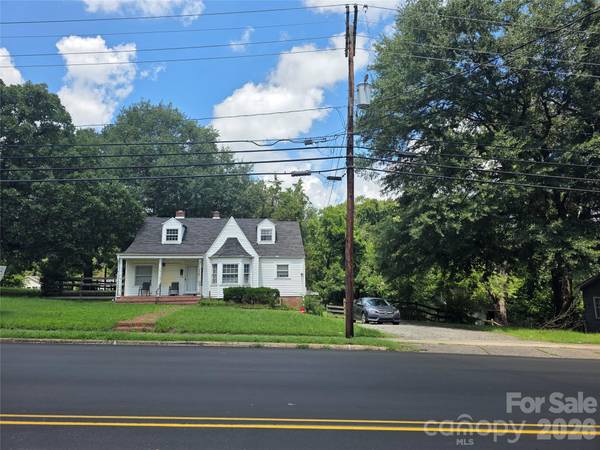 214 E Trade ST, Dallas, NC 28034