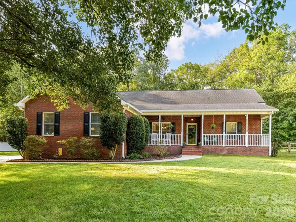 8227 Laurel Oak CT, Harrisburg, NC 28075