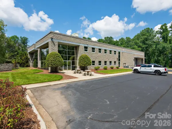 50 Fisk DR, Arden, NC 28704