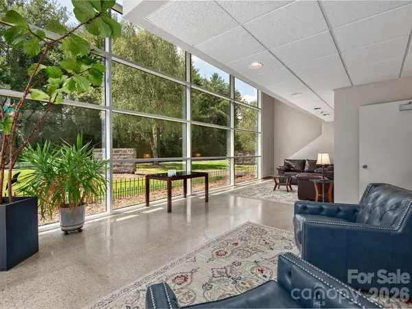 50 Fisk DR, Arden, NC 28704