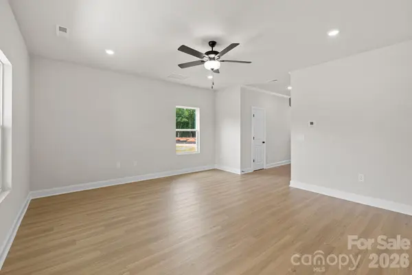 8126 Cravat CT, Charlotte, NC 28215