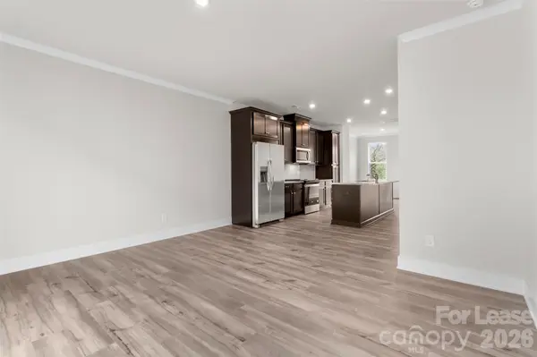 1011 Kokomo LN, Charlotte, NC 28206