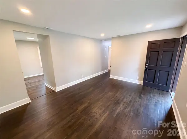 528 Kentbrook DR, Charlotte, NC 28213