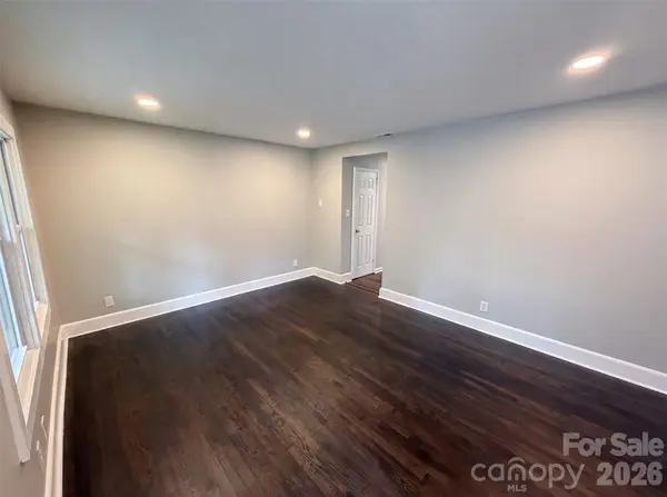 528 Kentbrook DR, Charlotte, NC 28213