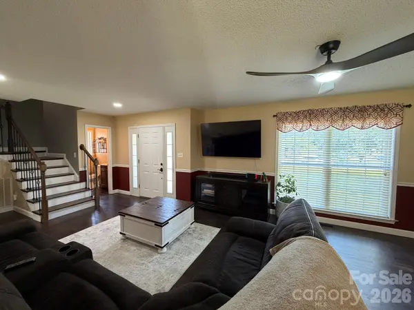 1072 Fox Chase CT, Salisbury, NC 28146