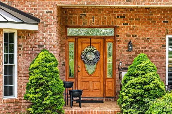 2027 Meadow Run DR, Matthews, NC 28104