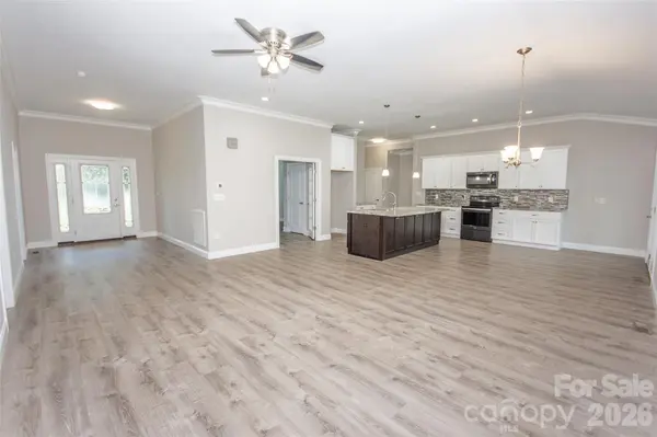 317 Thistle LN, Statesville, NC 28625