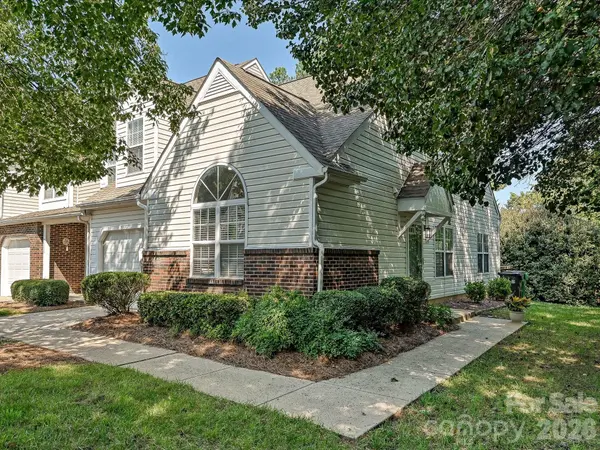 8810 Scotch Heather WAY, Charlotte, NC 28277