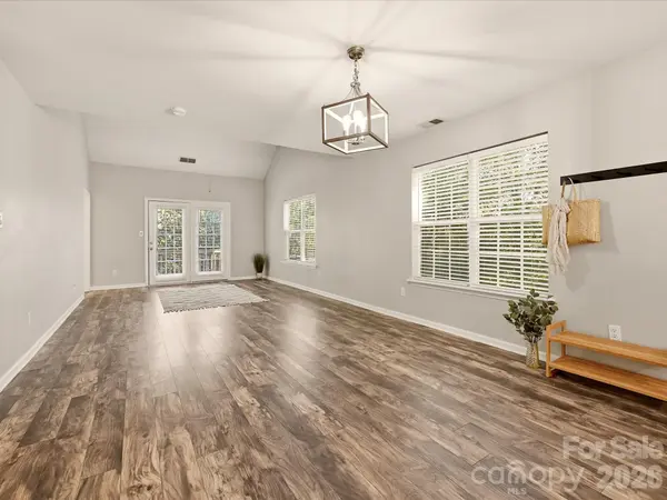 8810 Scotch Heather WAY, Charlotte, NC 28277