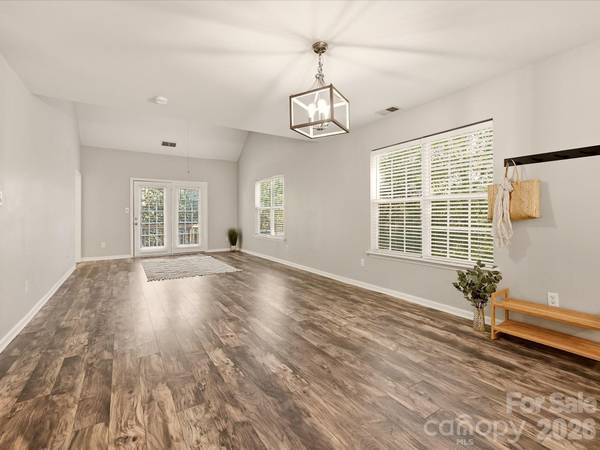 8810 Scotch Heather WAY, Charlotte, NC 28277