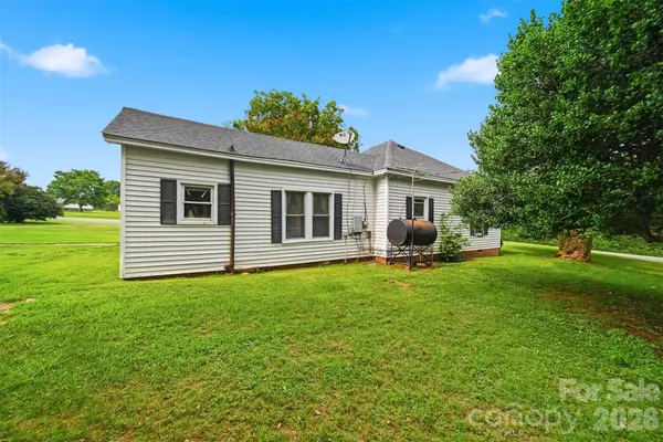 1289 Davis RD, Lincolnton, NC 28092