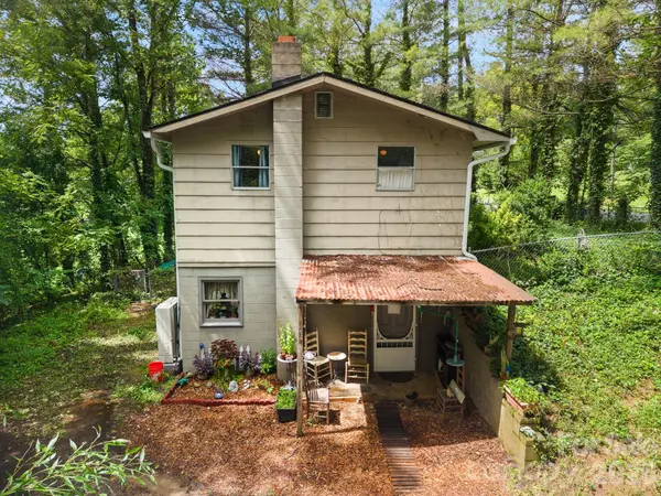 649 Monte Vista RD, Candler, NC 28715