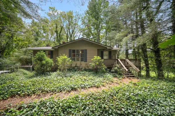 649 Monte Vista RD, Candler, NC 28715