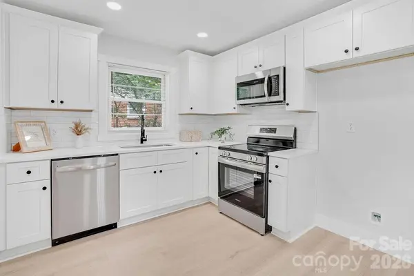 1351 Orvis ST, Charlotte, NC 28216
