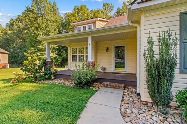 215 Meadow Lake DR, Salisbury, NC 28146