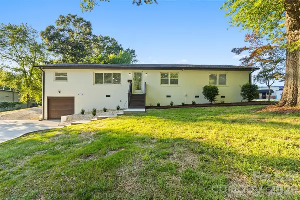 679 Oakridge Farm HWY, Mooresville, NC 28115