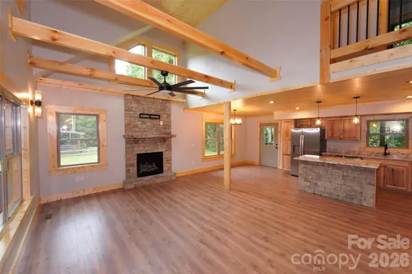 616 Twinbrook LN, Maggie Valley, NC 28751