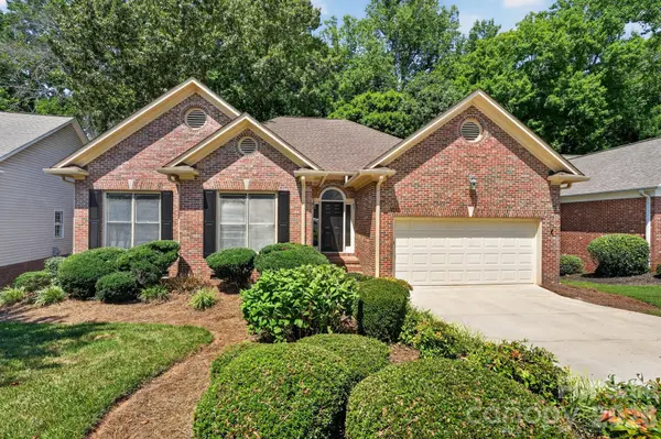 1935 Hamptonwood RD, Rock Hill, SC 29732