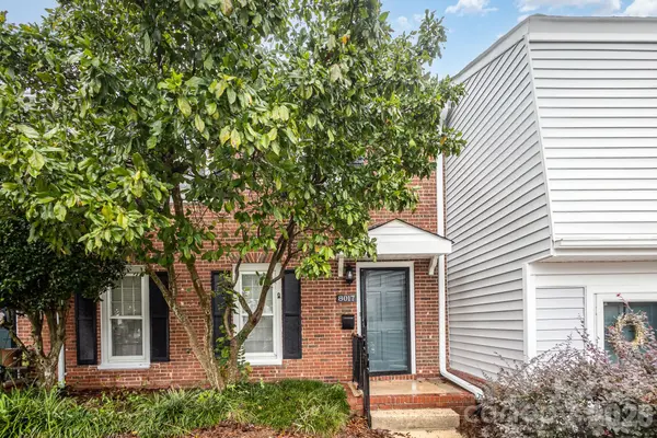 8017 Regent Park LN, Charlotte, NC 28210
