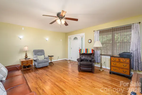 344 John Logan LN, Gastonia, NC 28056