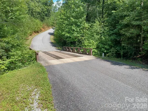 31 Hull AVE, Nebo, NC 28761
