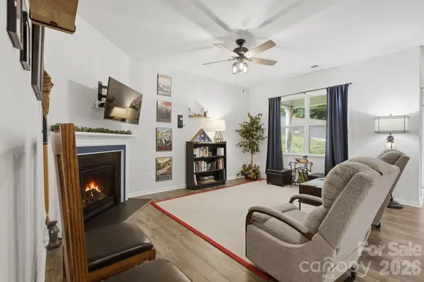 3938 Village BLVD NW, Conover, NC 28613