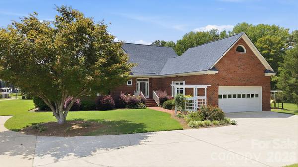 6303 Pointe LN #25, Rocky Mount, NC 27803
