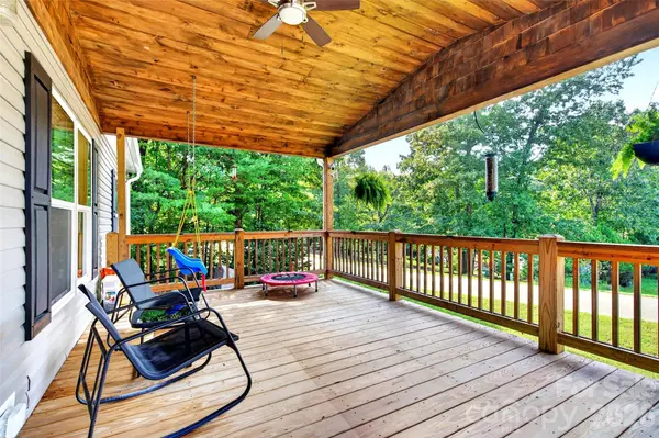 248 Chestnut Oak Forest DR, Nebo, NC 28761