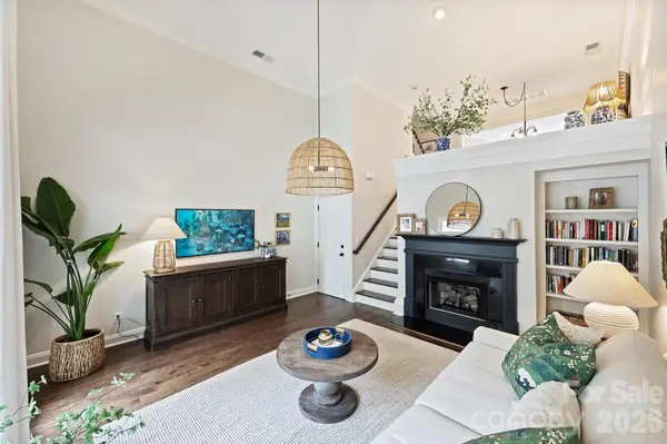 4913 South Hill View DR, Charlotte, NC 28210