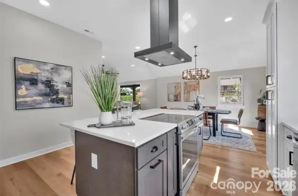 3942 Mcmillan ST, Charlotte, NC 28205