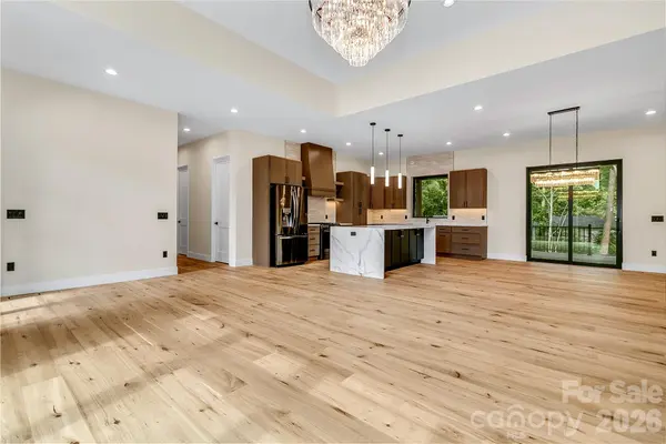 407 Melnick TER, Asheville, NC 28803