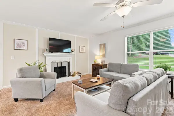 312 Sailwinds RD, Mooresville, NC 28115