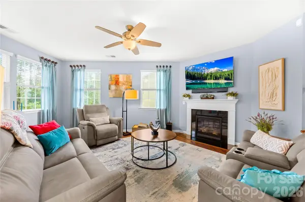 13522 Hyperion Hills LN, Charlotte, NC 28278