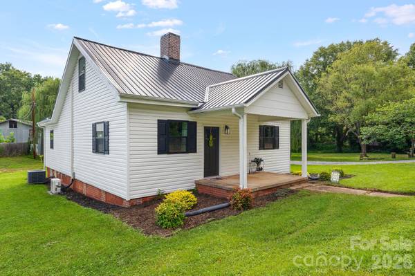 636 N Trade ST, Tryon, NC 28782