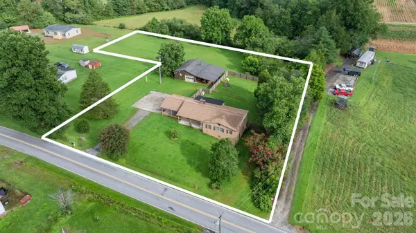 3968 Hollywood Ridge RD, Lenoir, NC 28645