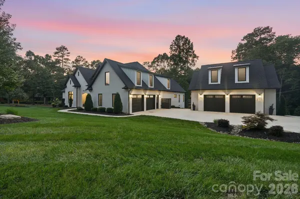 4761 Glen Hollow LN NE, Hickory, NC 28601