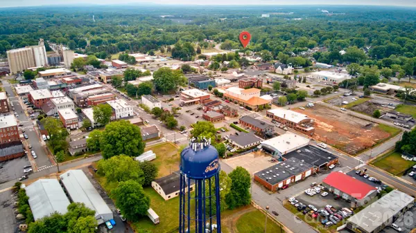 225 E D ST, Newton, NC 28658