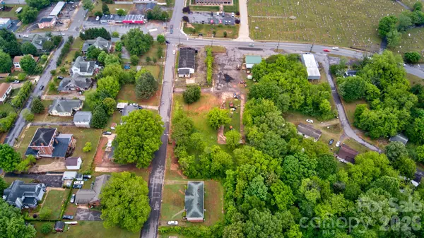 225 E D ST, Newton, NC 28658